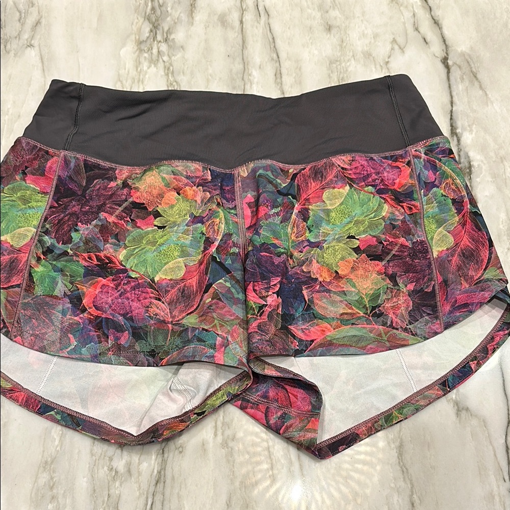 Lululemon Floral Low Rise 4” Speed Up Short Size 6